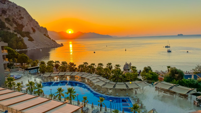 Marmaris’te Konaklama Sanatı: Her Zevke Hitap Eden Oteller ve Turunç Otel’in Benzersiz Dokunuşu